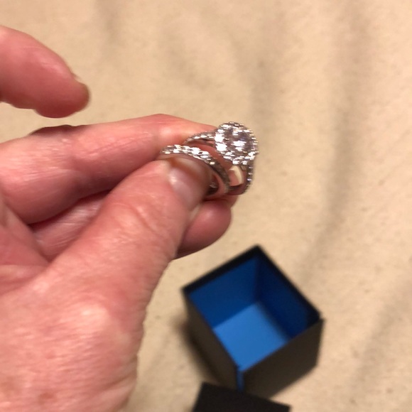 Ring - Picture 2 of 5